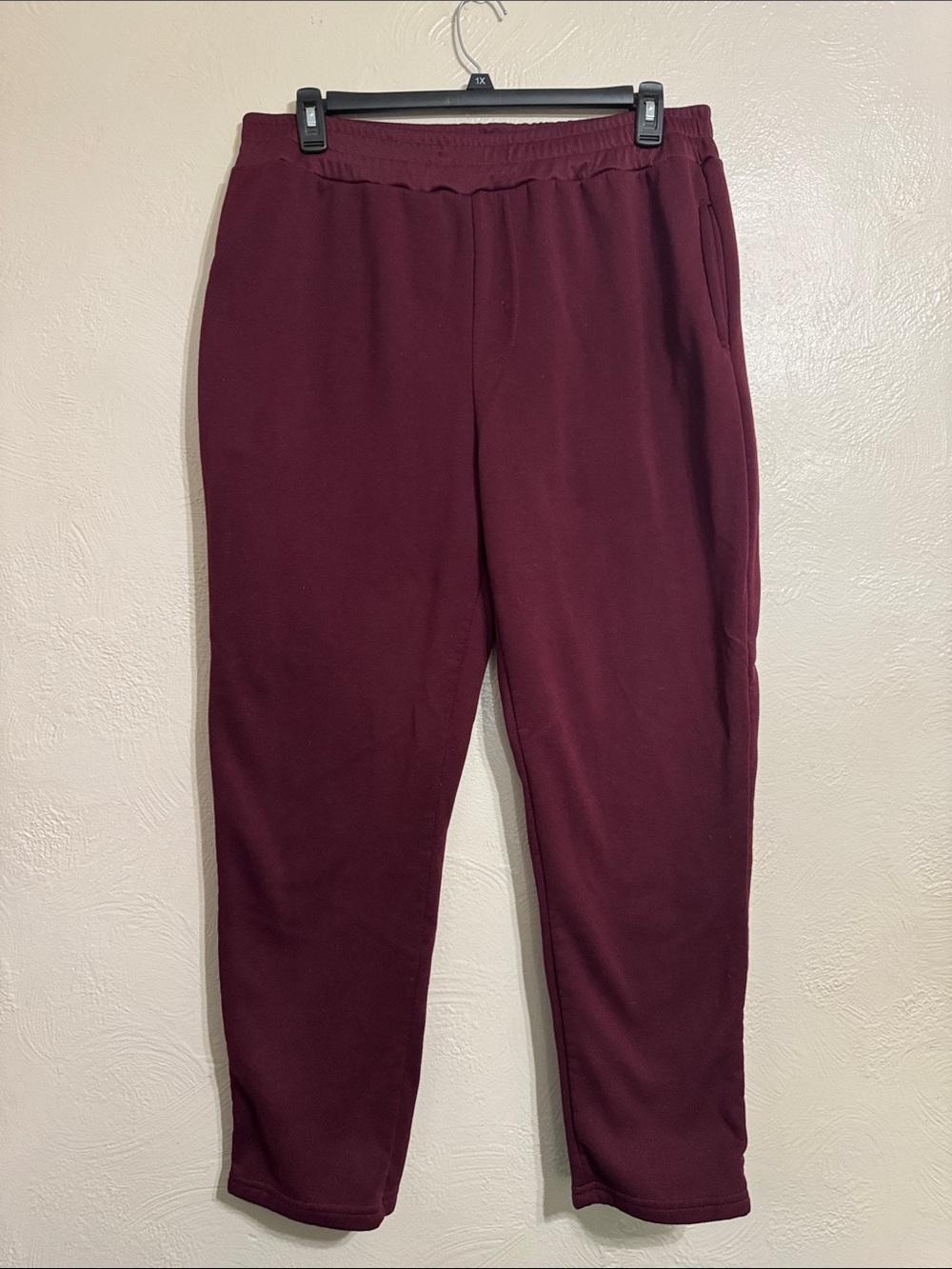 Men's Relaxed Sweatpants in Burgundy